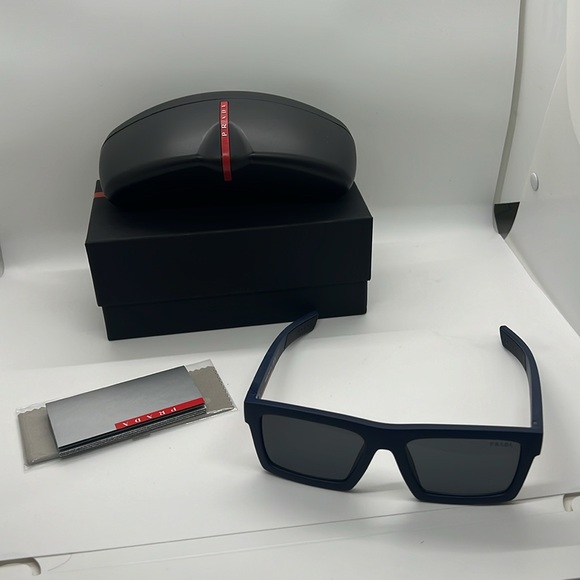 Prada 
Linea Rossa square-frame sunglasses - navy - Picture 5 of 14